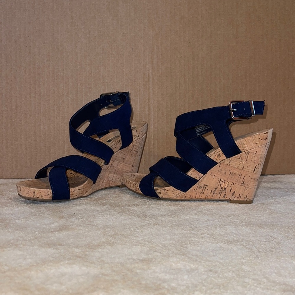INC Wedges, Size 7M